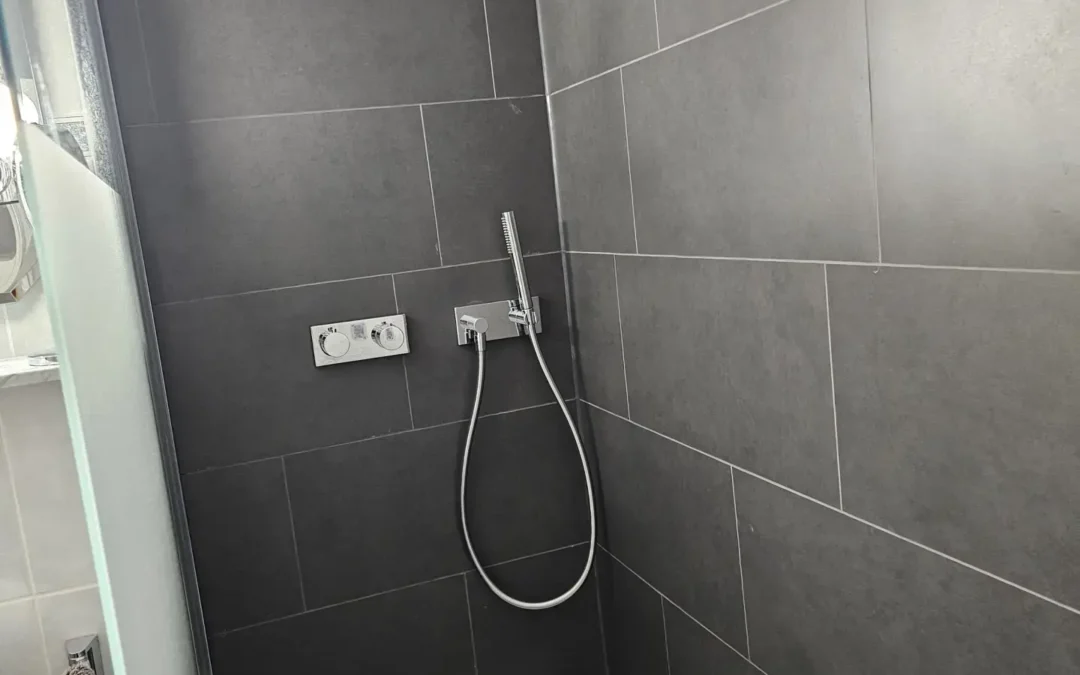 Moderne Regendusche
